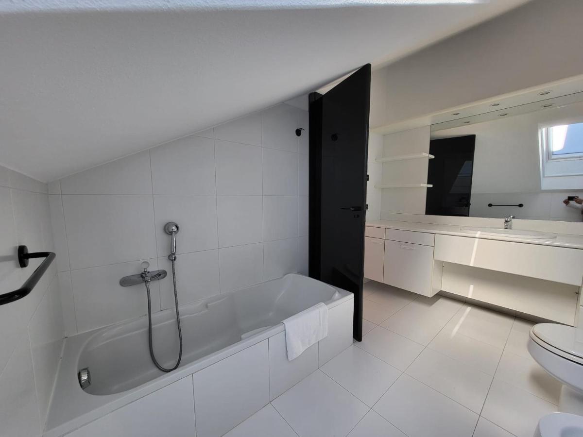Attico Dei Castelli Apartment แวร์บาเนีย ภายนอก รูปภาพ