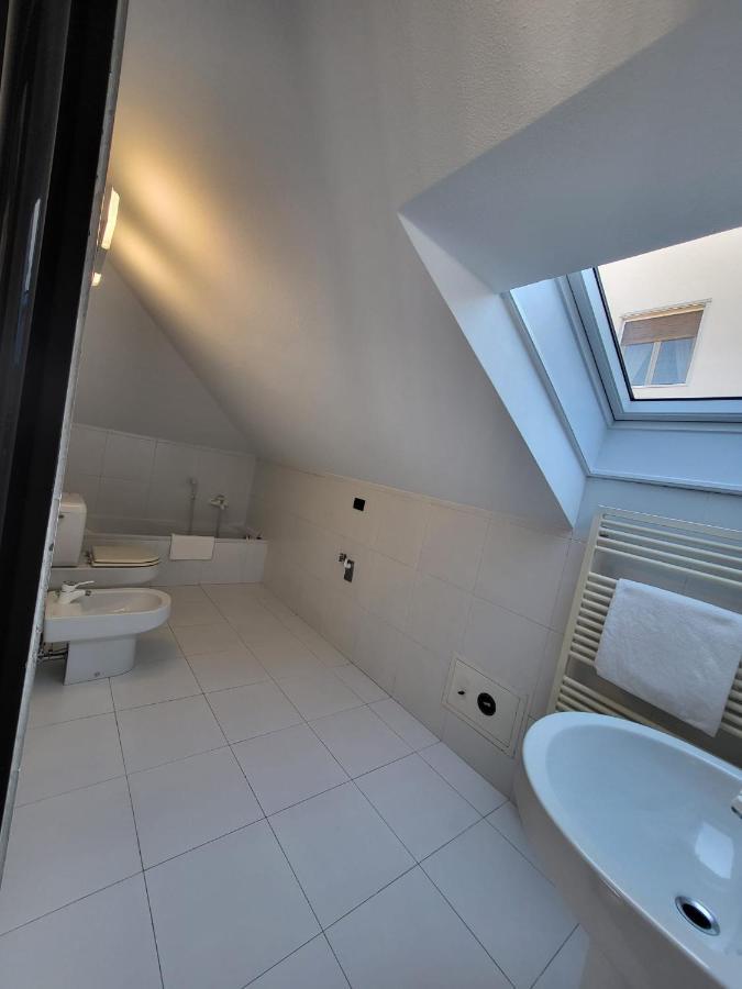 Attico Dei Castelli Apartment แวร์บาเนีย ภายนอก รูปภาพ